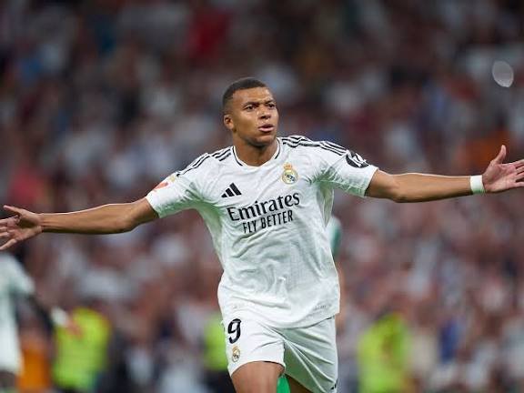 Mbappé comemorando gol pelo Real Madrid
